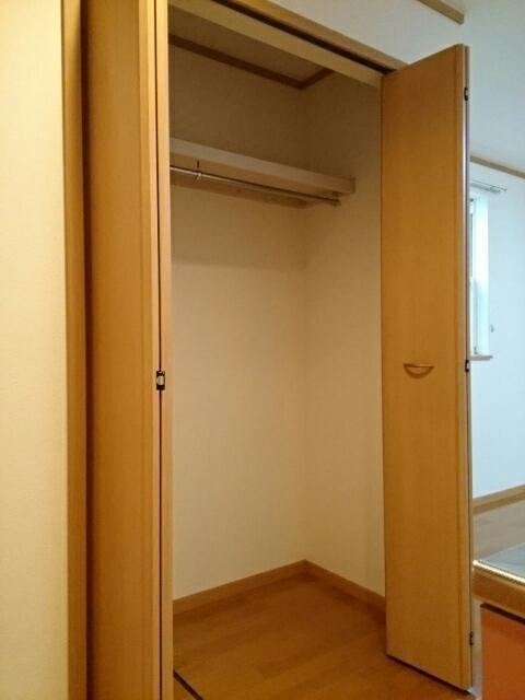 拡大写真:モダン 1階101の内観