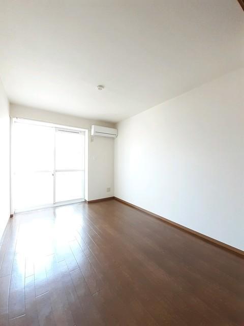 拡大写真:キャッスルコート B 2階202の内観