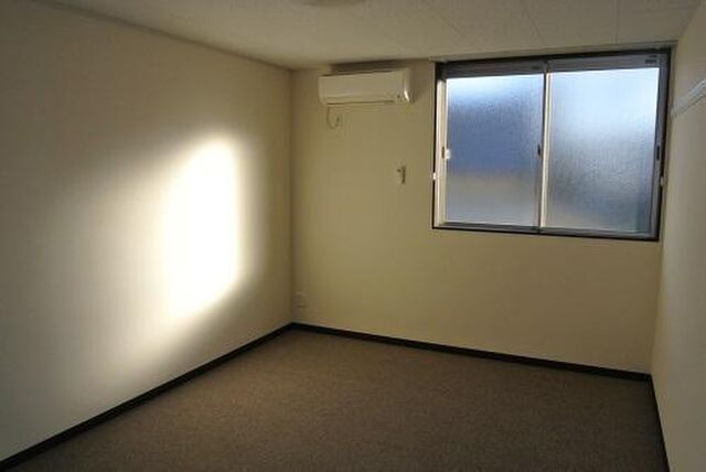 拡大写真：レオネクストやくまる 2階205の居室