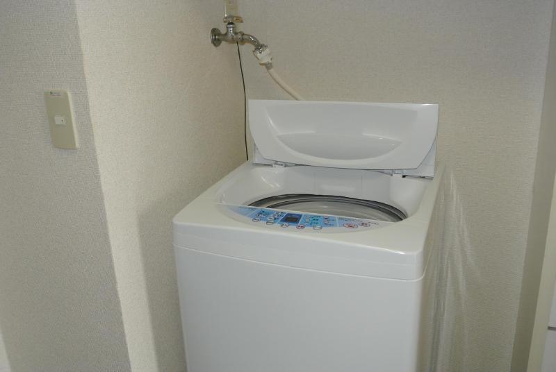 拡大写真:レオパレス喜多荘 2階202の洗濯機