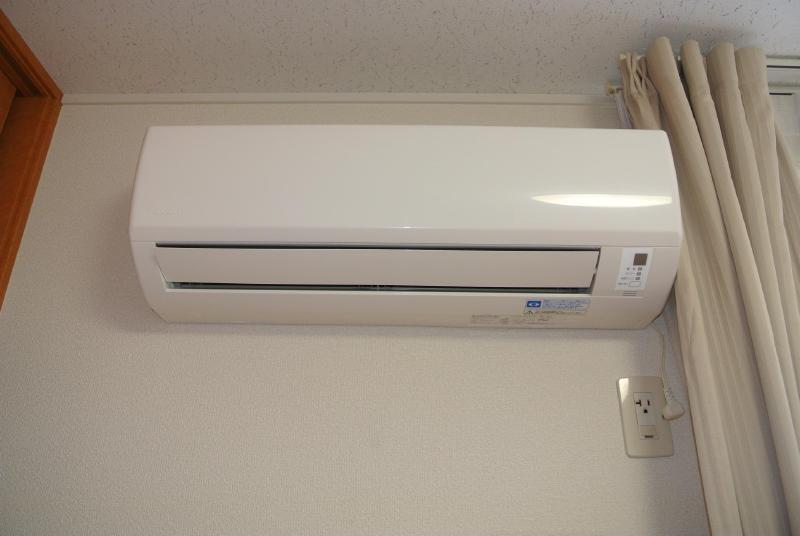 拡大写真:レオパレス秀II 1階105のエアコン