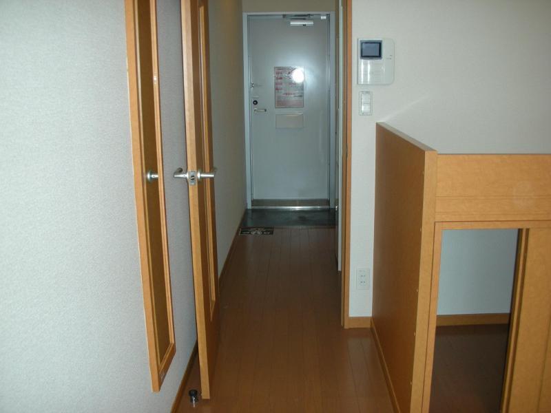 拡大写真:レオパレスNISHIMURA 2階205の玄関