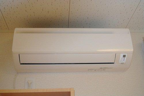 拡大写真:レオネクストK&I 2階210のエアコン