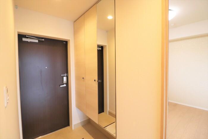 拡大写真:GLANZ Kyoei VI 5階501の玄関