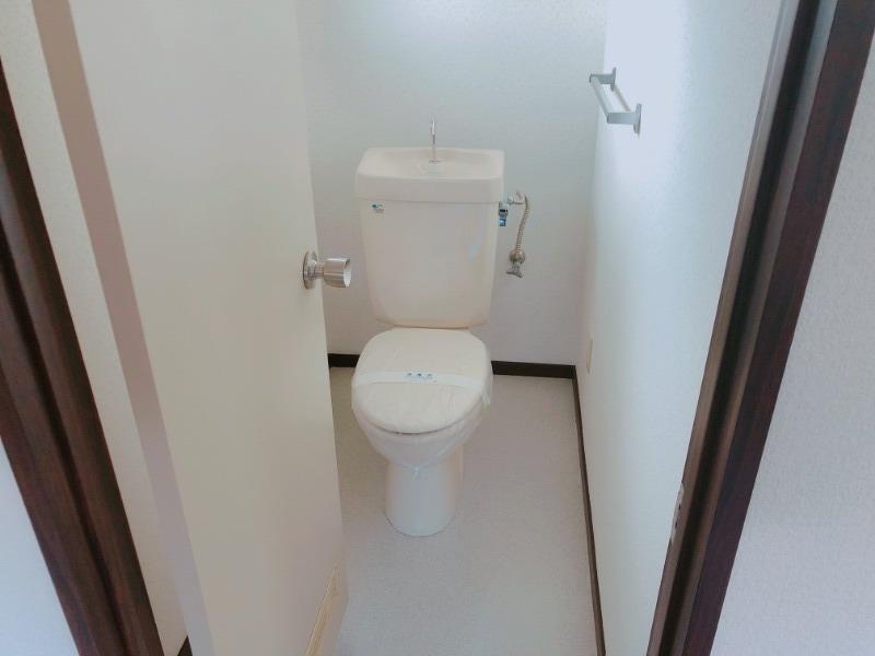拡大写真:ハイツ2番館 2階B201のおトイレです。