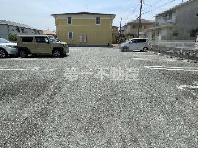 拡大写真：ヴェルサン・アベニュⅡ 2階201の外観