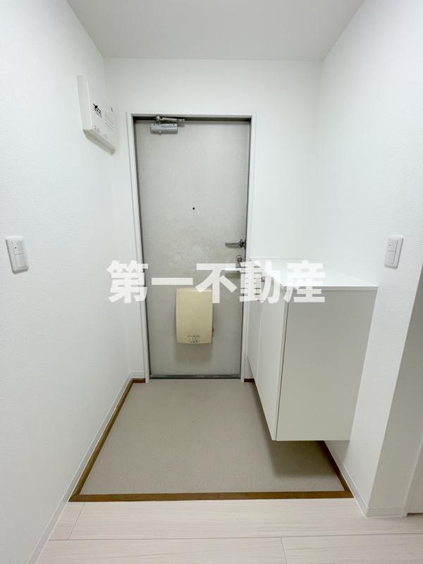 拡大写真:西脇市堀町 2階203の玄関