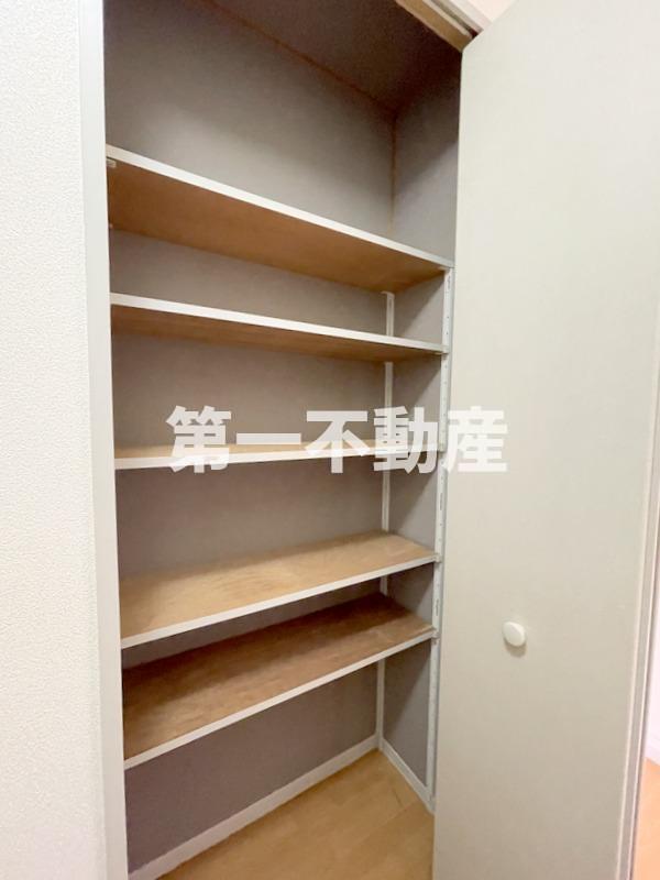 拡大写真:ラ・クレール 1階A101の廊下収納