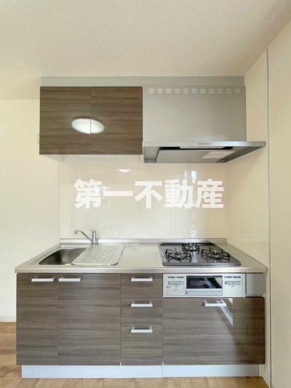 拡大写真:ラ・クレール 1階A101のシステムキッチン