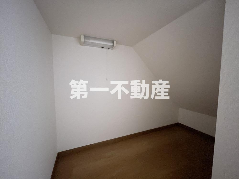 拡大写真:ジョリーパーク 2階201の階段下収納