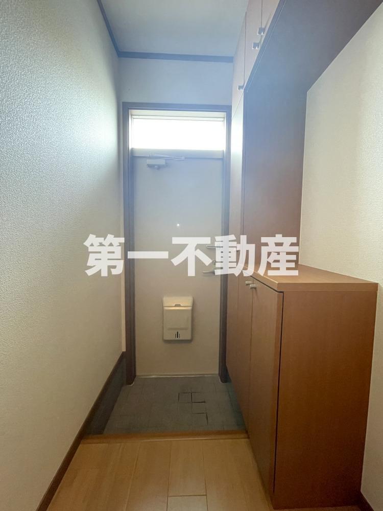 拡大写真:ジョリーパーク 2階201の玄関