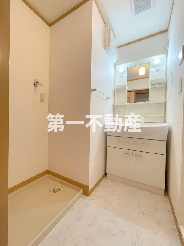 拡大写真:アルコバレーノⅠ 2階202の居間