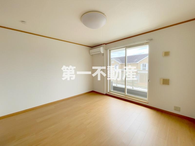 拡大写真:アルコバレーノⅠ 2階202の居間