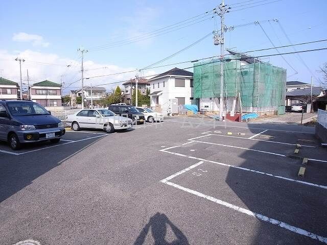 拡大写真:グランドール谷田川 1階102の駐車場