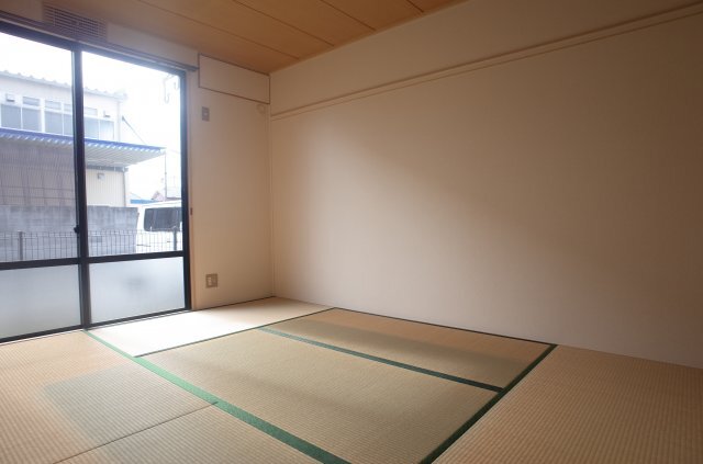 拡大写真:カサベルデ中澤 1階A102の和室