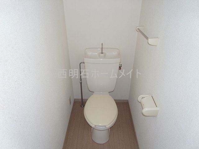 拡大写真:グランドール谷田川 1階102のトイレ