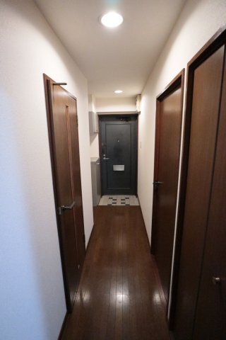 拡大写真：ルナポリス 4階408の玄関