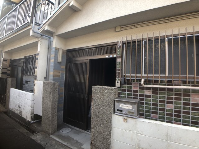 拡大写真:谷八木戸建 1のエントランス