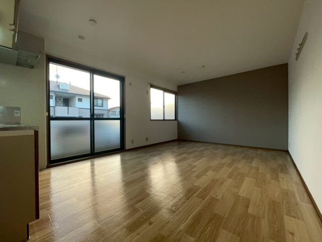 拡大写真：ヴェルドミール 1階101の居間