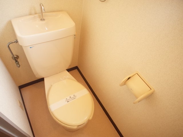 拡大写真:ヴェルビュ桜町 4階407のトイレ