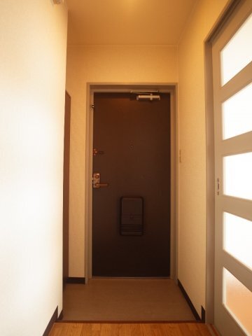 拡大写真:ヴェルビュ桜町 4階407の玄関