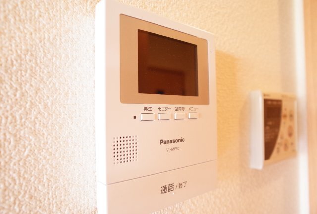 拡大写真:クレール 1階103のテレビモニター付きインターホン