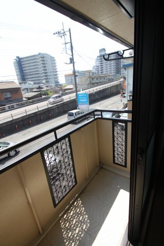 拡大写真:セジュール元町 2階202のバルコニー