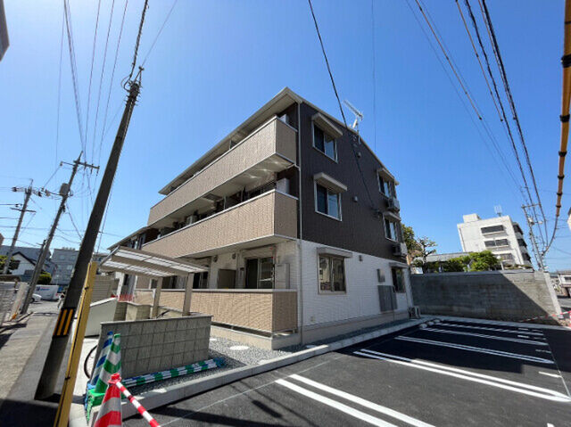 拡大写真:Elpis Ⅱ Ⅱ棟 3階303の建物外観