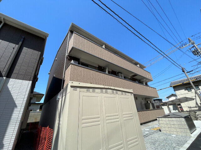 拡大写真:Elpis Ⅱ Ⅱ棟 3階303の建物外観