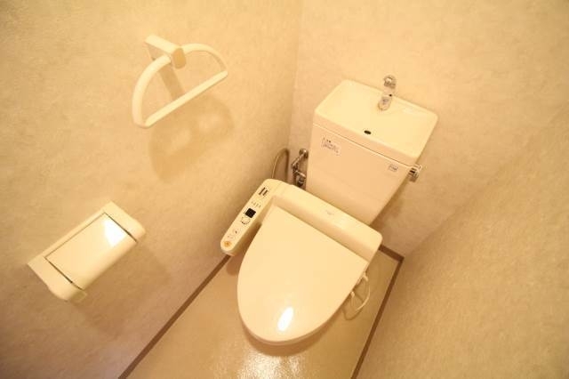 拡大写真:クレストシティ中井町 7階704のトイレ