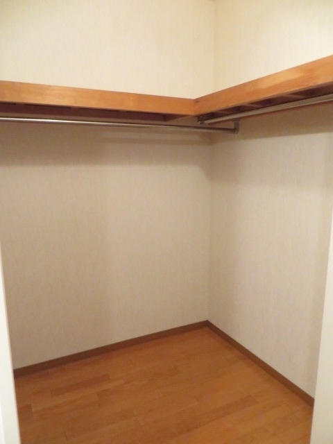 拡大写真:フォレストビュータワー鹿田町壱番館 3階303の収納