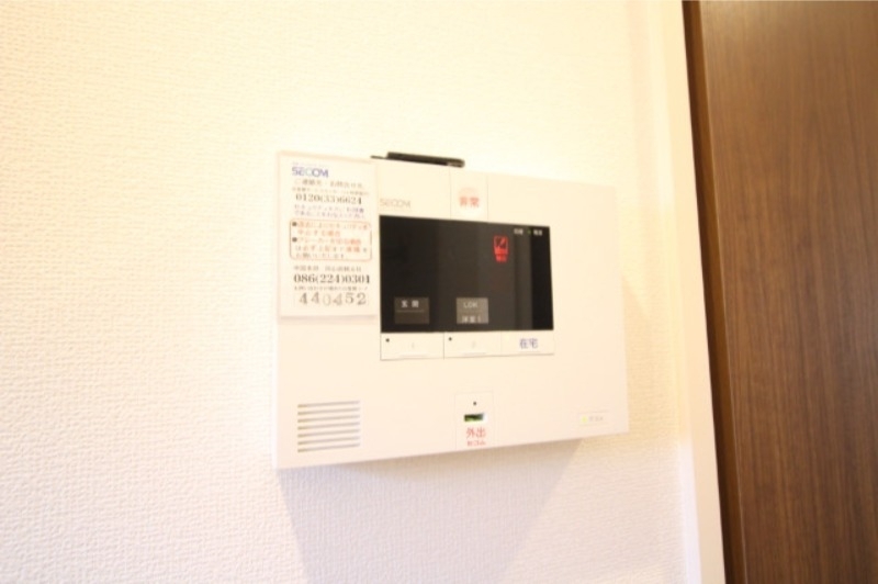拡大写真:シャルール 1階102のセキュリティ