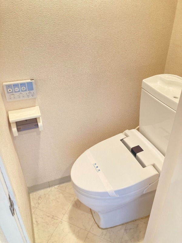 拡大写真:マンション津高 3階302のトイレ