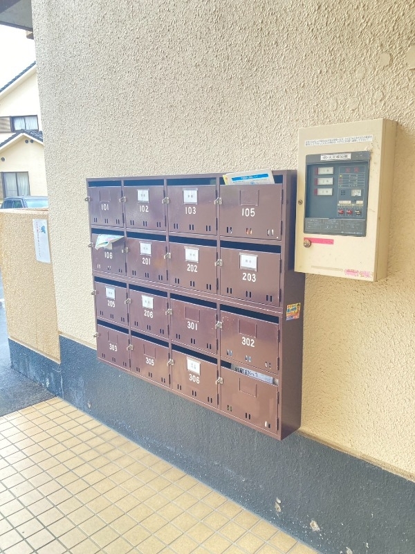 拡大写真:マンション津高 3階302の玄関