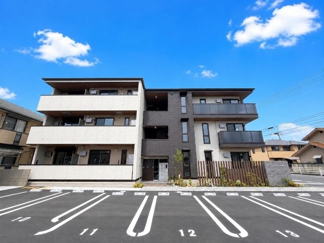 拡大写真:Luveria 3階302の外観
