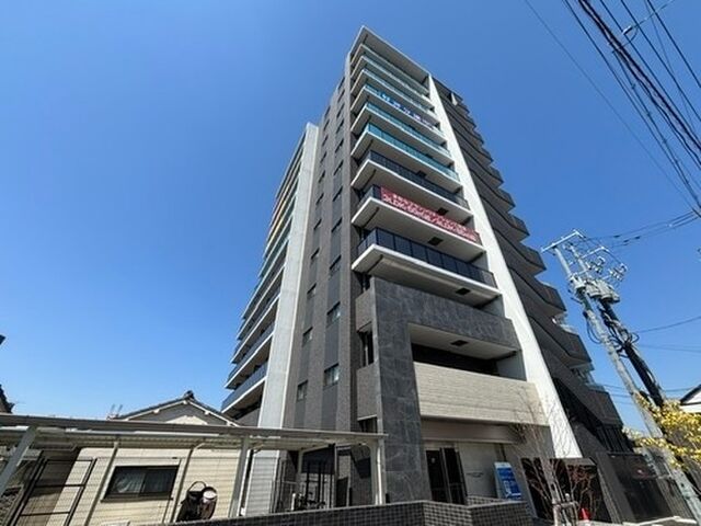 プレサンスロジェ岡山番町の外観