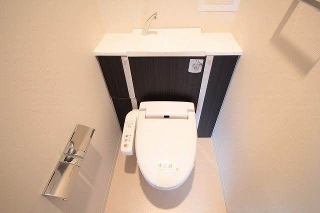 拡大写真:ライオンズタワー岡山表町 11階1101のトイレ