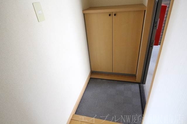 拡大写真:ペアフィールド A棟 2階201の玄関