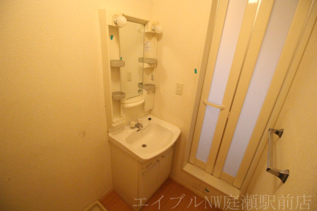 拡大写真:ファミールのざき 2階201の洗面所