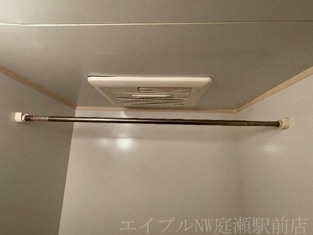 拡大写真:アルカディア 1階102の浴室乾燥機
