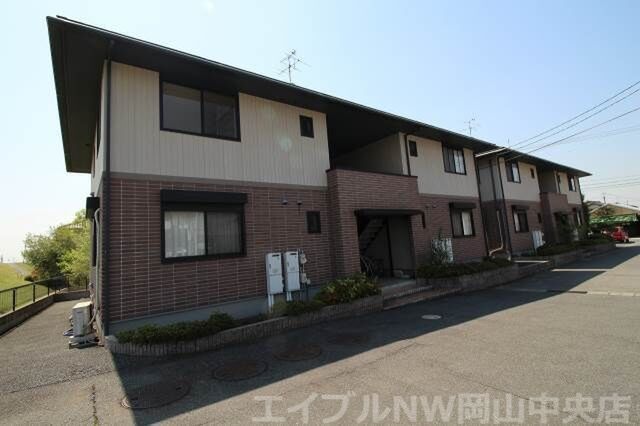 ペアフィールド A棟の外観