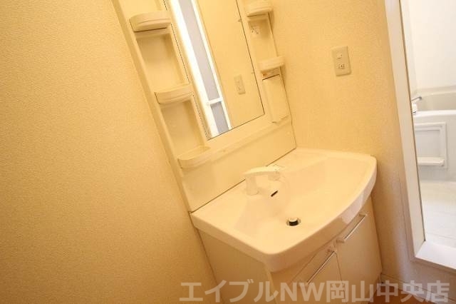拡大写真:ペアフィールド A棟 2階201の洗面所