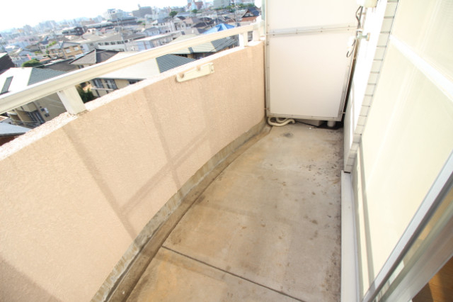 拡大写真:アザレア七日市 4階407のバルコニー
