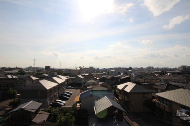 拡大写真:アザレア七日市 4階407の間取