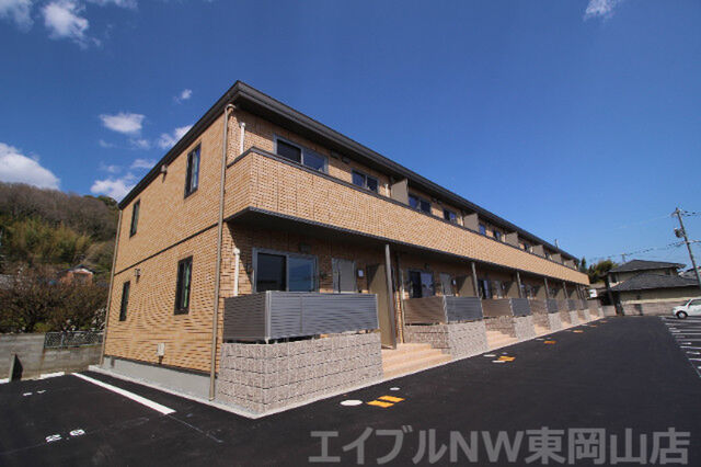 拡大写真:グランハイム 1階107の建物外観