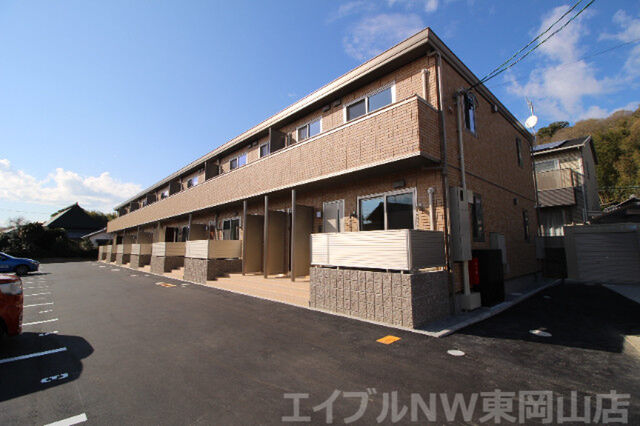 拡大写真:グランハイム 1階107の建物外観