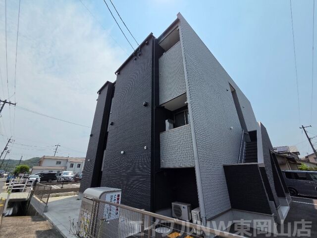 ADC高島リブレの外観