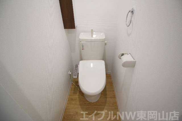 拡大写真:New Ark 1階102のトイレ