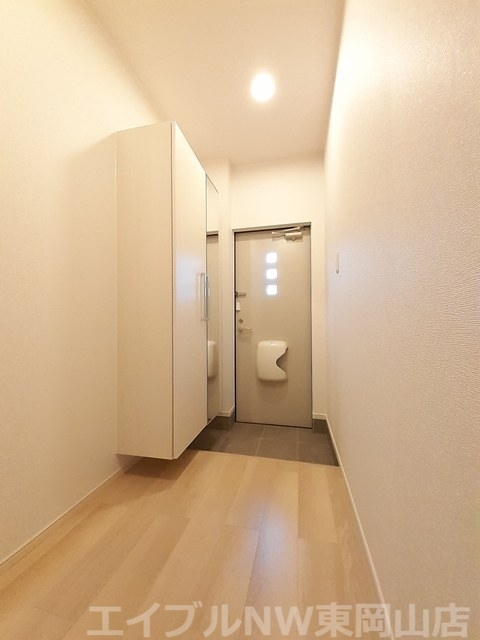 拡大写真:シオン伊部A 1階101の玄関