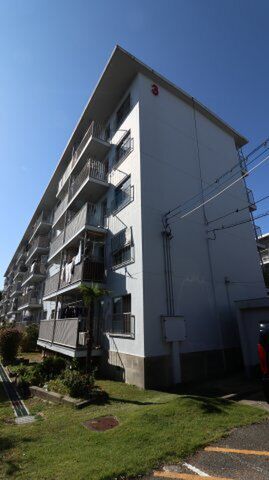 拡大写真:上高丸厚生年金住宅3号棟 1階106の外観